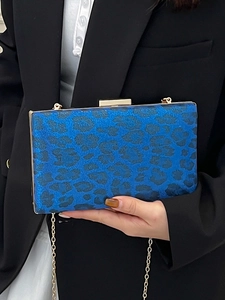 Borsa da sera blu leopardata con catena dorata perfetta per feste ed eventi chic