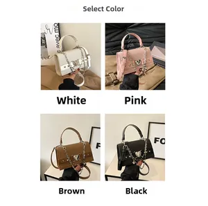 Collection de sacs carrés avec boucle cœur et décor de chaîne en quatre couleurs variées