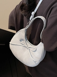 Sac à main demi-lune minimaliste avec décoration de nœud en similicuir gris clair