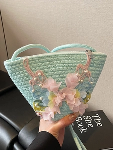 Schicke minzgrüne geflochtene Beuteltasche mit 3D-Blumen-Schmetterlings-Stickerei und Perlen