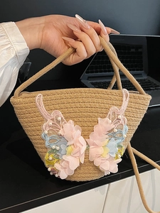 Handgefertigte gewebte Beuteltasche mit 3D-Schmetterlingen und Blumenverzierung
