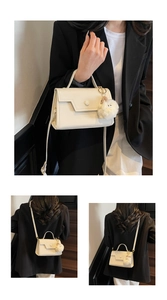 Borsa quadrata off-white con manico superiore e tracolla rimovibile per stili diversi