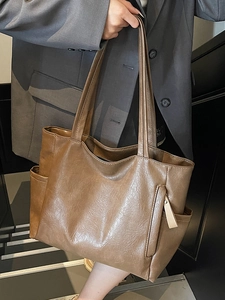 Brown soft leather tote bag with vintage oil-wax texture for urban casual office commuting