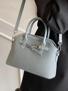 Sac à main bleu clair tissé avec boucles argentées et bandoulière amovible pour femme