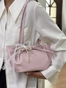 Sac à bandoulière français rose brillant avec ruban en dentelle blanche et nœud perlé