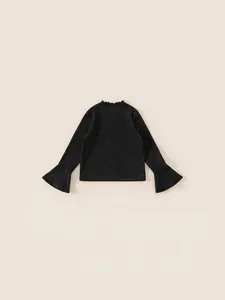 Haut noir scintillant pour filles avec col à volants et manches cloche élégantes
