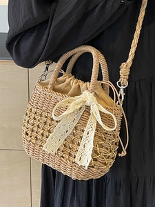 Sac seau en paille de style français avec nœud en dentelle et fermeture à cordon