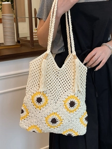 Sac cabas tissé crème avec broderie tournesol et poignées en corde à glands élégantes