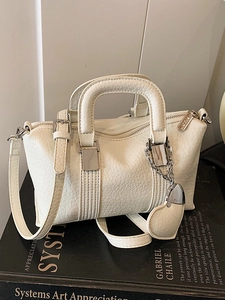 Urban Minimalist Women Small Square Handbag PU Leather Pebbled Texture Crossbody Bag With Heart Pendant Daily Chic Satchel