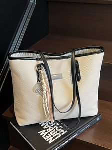 Simple Large Capacity PU Leather Tote Bag For Women Retro Solid Color Commuter Shoulder Bag With Fashion Tassel Pendant