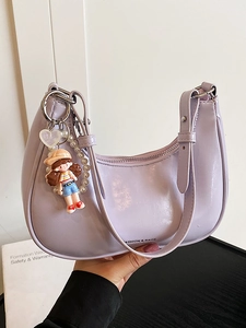 Sac sous le bras en cuir PU à la cire d'huile minimaliste français pour femmes Sac à bandoulière Hobo en forme de croissant avec pendentif perle de dessin animé