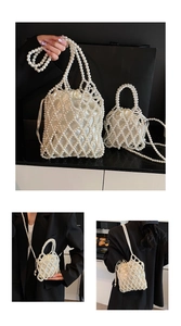 Détail du sac seau perlé avec doublure en satin ivoire et fermeture par cordon serrage