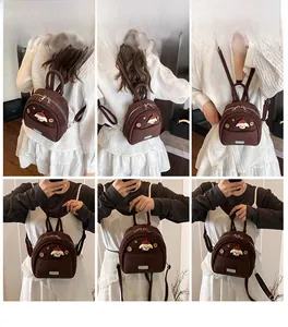 Collage di zaino in velluto marrone con peluche di cane mostrato da diverse angolazioni