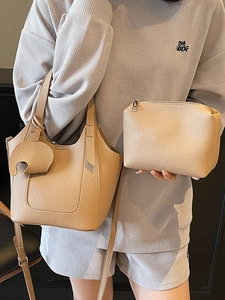 Minimalist lychee pattern handbag set with elephant charm and shoulder strap in light brown