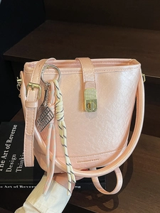Sac Seau en Cuir PU pour Femmes Sac Bandoulière Minimaliste Sac à Main Urbain Simple Sac à Épaule Mode pour Femmes