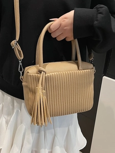 Sac à main plissé kaki élégant avec pompon assorti et bandoulière réglable pour femmes