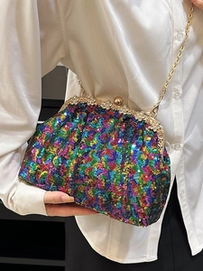 Pochette de soirée luxe à paillettes colorées, bandoulière chaîne dorée et fermoir perle