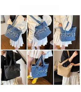 Gedetailleerde weergaven van denim tote bags in vier kleuren met vintage streetstyle look