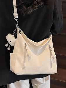 Sac fourre-tout minimaliste blanc crème avec pendentif nuage et bandoulière réglable