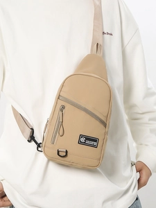 Sac de poitrine minimaliste en nylon kaki pour hommes et femmes avec bandoulière