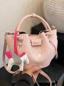 Fashion Women PU Stone Pattern Pleated Bucket Bag With Pegasus Charm Korean Style Commuter Handbag Crossbody Shoulder Bag