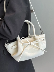 Sac panier élégant en cuir blanc cassé avec un nœud décoratif pour femme