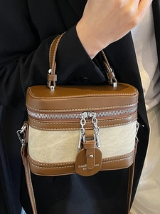 Sac boîte rétro en cuir marron et toile beige avec chaîne en métal et bandoulière