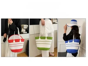 Ensemble assorti de sacs cabas en paille rayée et chapeaux de plage en trois couleurs