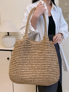 Minimalist straw woven tote bag with large capacity for beach vacation and daily use