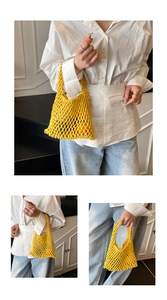 Gros plan sur le sac en corde tricotée jaune vif montrant les détails du tissage