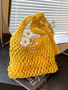Sac fourre-tout en maille tricotée évidée jaune vif fait main au design épuré pour l'été