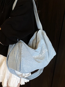 Borsa tote in denim celeste con ricamo OSOLJON e ampia tracolla per uso casual