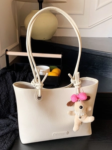 Women Korean Style PU Leather Tote Bag Large Capacity Pebble Grain Shoulder Bag With Knot Strap And Plush Dog Charm For Daily Commute