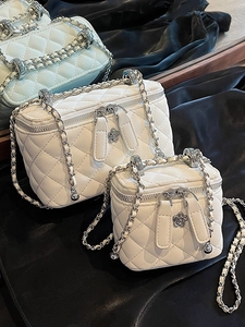 Women Quilted Rhombic Crossbody Bag PU Leather Luxury Chain Strap Small Square Bag With Camellia Flower Charm Vanity Case