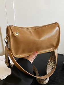 Sac Sous le Bras en Cuir PU Vintage pour Femmes Sac Bandoulière Mode Avec Large Bandoulière Brodée Rétro Petit Sac à Épaule