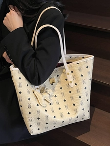 Classic beige printed tote bag with bear charm and diamond patterns for women's commuting