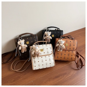 Mini sacs à dos vintage avec pendentifs ours en marron, noir, blanc et beige clair