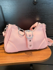 Sac Sous le Bras Punk pour Femmes avec Rivets Sac à Épaule en Cuir PU Spiky Y2K Streetwear Sac Bandoulière Harajuku Party