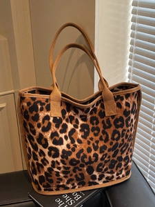 Fashionable large capacity leopard print tote bag with brown and black canvas fabric