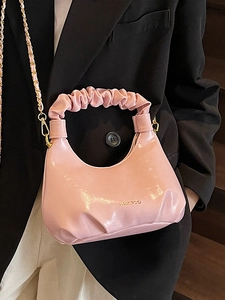 Sac à main plissé rose avec chaîne dorée et logo MAMIROO pour femmes
