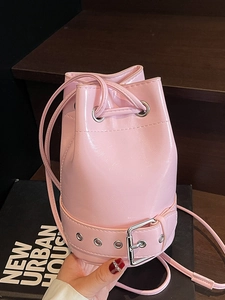 Mode Femmes Sac Seau en Cuir PU Ciré Style Coréen Sac à Bandoulière avec Cordon de Serrage et Boucle de Ceinture Décorative