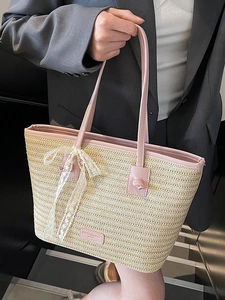 Sac fourre-tout en paille avec garniture en PU rose et nœud en dentelle pour l'été
