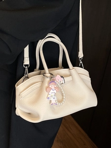 Chic pleated off-white lychee texture tote bag with cartoon girl and pearl charm decor