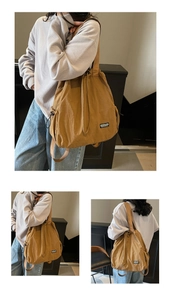 Détail du sac à dos en nylon kaki avec cordon de serrage, logo et sangles latérales