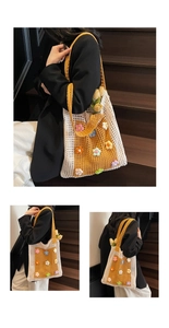 Détails de ce sac fourre-tout au crochet avec fleurs 3D colorées et maille ajourée