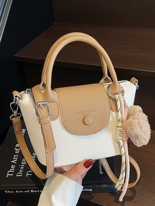 Sac à main chic crème et marron à texture litchi avec poignée ronde et bandoulière