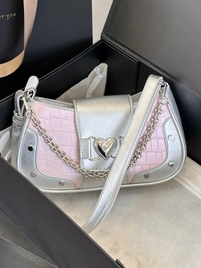 Women Fashion Underarm Bag Crocodile Pattern PU Leather Crossbody Bag Metal Heart Buckle Silver Chain Y2K Style Shoulder Bag