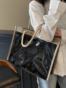 Schicke glänzende Jelly-Tasche mit Wasserwellenmuster und beigen geflochtenen Seilgriffen