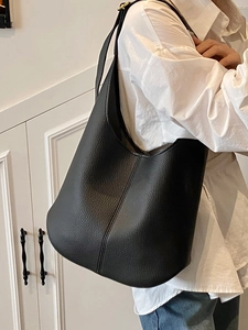 Minimalist large capacity black lychee grain leather hobo shoulder bag for women