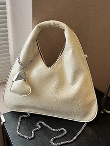 Fashion PU Crinkled Triangle Shoulder Bag For Women Urban Minimalist Chain Handbag With Heart Pendant Crossbody Bag